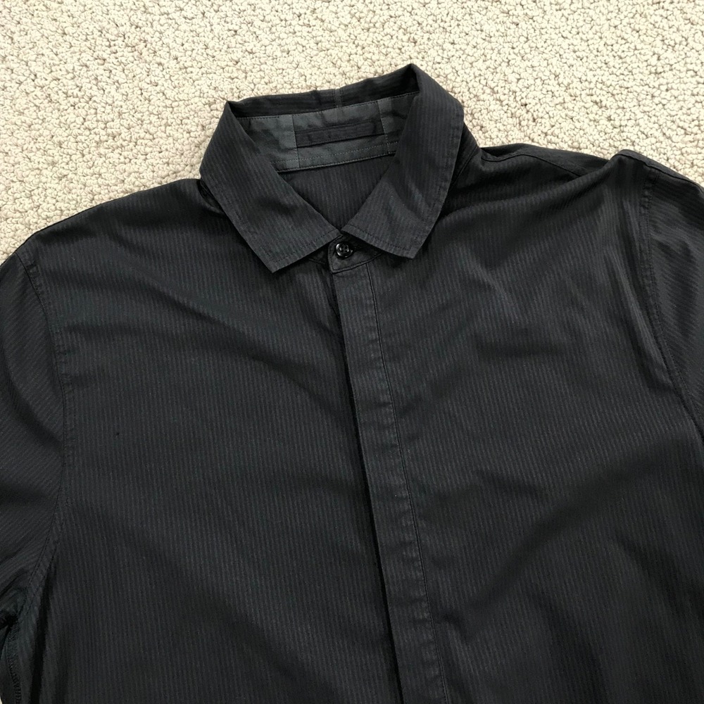Lululemon Mens Commission Short Sleeve Shirt Black Stripe Button Up Small